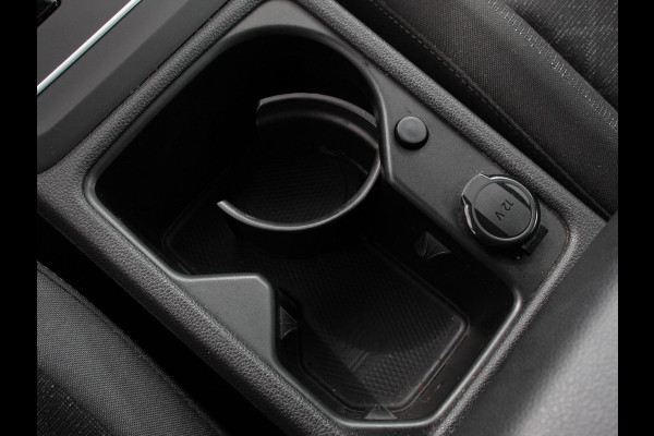 Volkswagen GOLF Variant 1.5 eTSI 130pk DSG Life Navigatie Apple Carplay/Android Auto Inklapbare trekhaak Parkeersensoren Adaptive Cruise Control Stoel- en stuurverwarming Climate Control Lichtmetalen Velgen