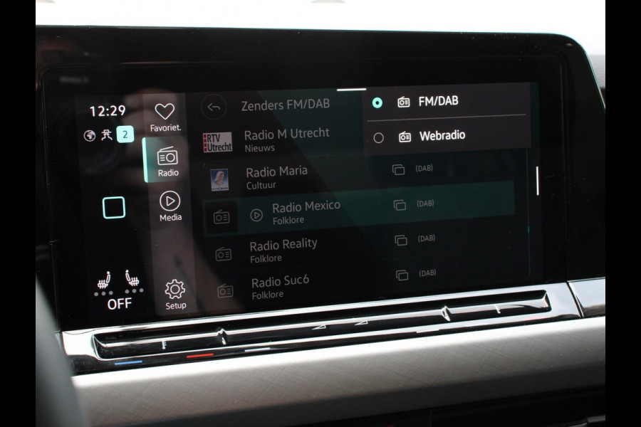 Volkswagen GOLF Variant 1.5 eTSI 130pk DSG Life Navigatie Apple Carplay/Android Auto Inklapbare trekhaak Parkeersensoren Adaptive Cruise Control Stoel- en stuurverwarming Climate Control Lichtmetalen Velgen
