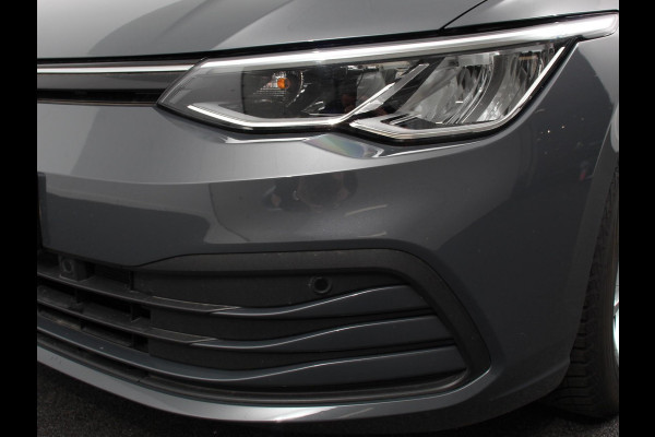 Volkswagen GOLF Variant 1.5 eTSI 130pk DSG Life Navigatie Apple Carplay/Android Auto Inklapbare trekhaak Parkeersensoren Adaptive Cruise Control Stoel- en stuurverwarming Climate Control Lichtmetalen Velgen