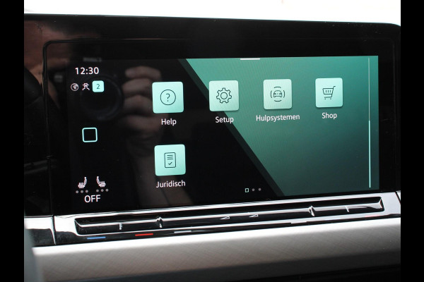 Volkswagen GOLF Variant 1.5 eTSI 130pk DSG Life Navigatie Apple Carplay/Android Auto Inklapbare trekhaak Parkeersensoren Adaptive Cruise Control Stoel- en stuurverwarming Climate Control Lichtmetalen Velgen