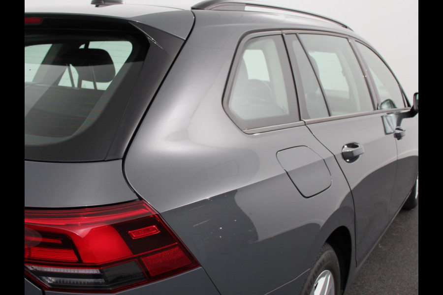 Volkswagen GOLF Variant 1.5 eTSI 130pk DSG Life Navigatie Apple Carplay/Android Auto Inklapbare trekhaak Parkeersensoren Adaptive Cruise Control Stoel- en stuurverwarming Climate Control Lichtmetalen Velgen