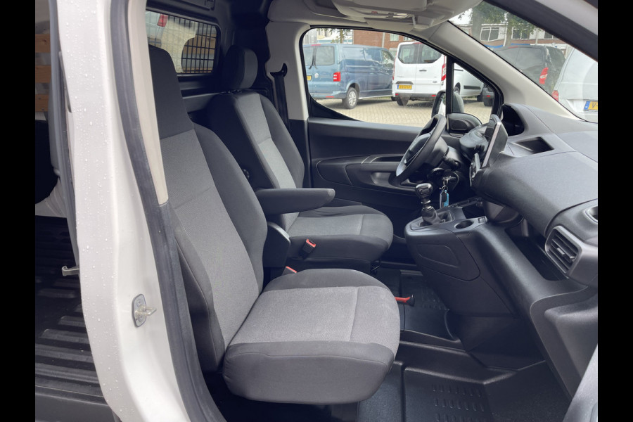 Peugeot Partner 1.2 PureTech Premium / benzine grijs kenteken / vaste prijs rijklaar € 13.450 ex btw / airco / cruise control / schuifdeur / navigatie / armsteun / euro 6 / lease vanaf € 227