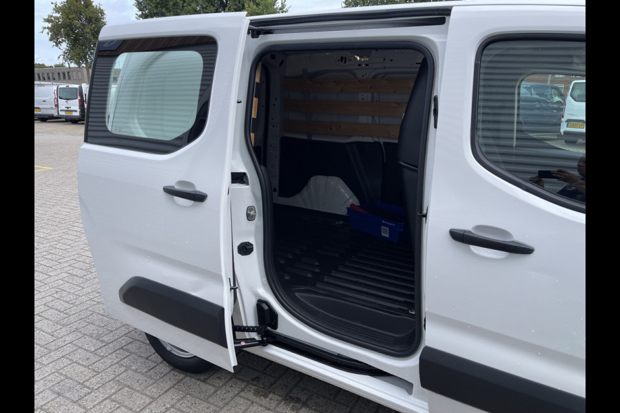 Peugeot Partner 1.2 PureTech Premium / benzine grijs kenteken / vaste prijs rijklaar € 13.450 ex btw / airco / cruise control / schuifdeur / navigatie / armsteun / euro 6 / lease vanaf € 227