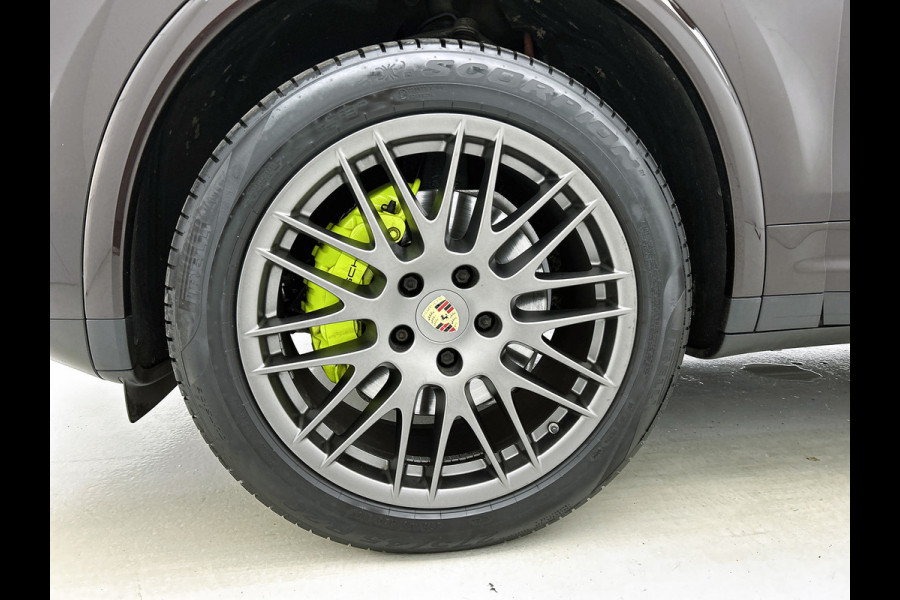 Porsche Cayenne 3.0 S E-Hybrid Platinum Edition(NL-auto, Perfect onderH, Trekhaak, Stoel Koeling, 360 Camera, Comfort Stoelen,Etc)