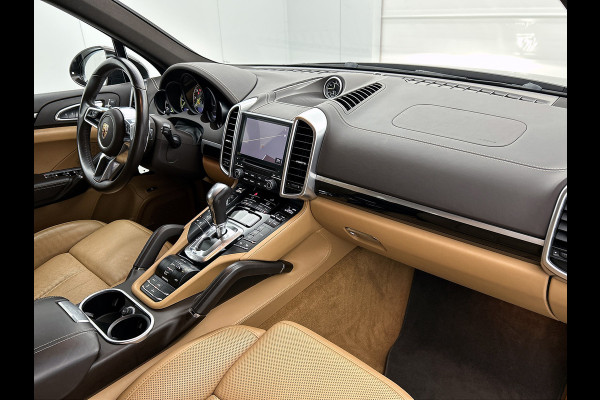 Porsche Cayenne 3.0 S E-Hybrid Platinum Edition(NL-auto, Perfect onderH, Trekhaak, Stoel Koeling, 360 Camera, Comfort Stoelen,Etc)