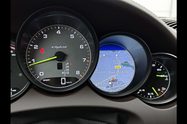 Porsche Cayenne 3.0 S E-Hybrid Platinum Edition(NL-auto, Perfect onderH, Trekhaak, Stoel Koeling, 360 Camera, Comfort Stoelen,Etc)