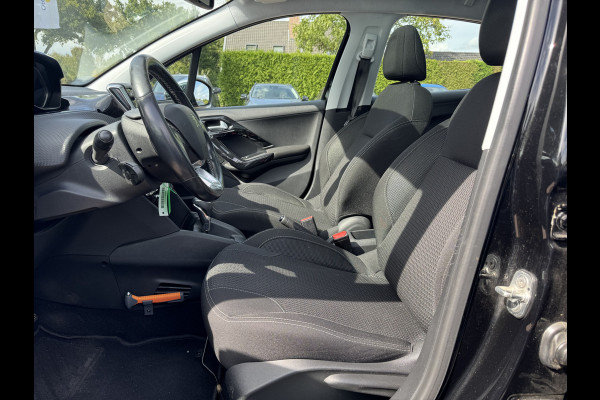 Peugeot 208 1.2 PureTech Allure / Panoramadak / Navigatie / Parkeerhulp achter / 16'' / Apple CarPlay / DAB / Cruise Control