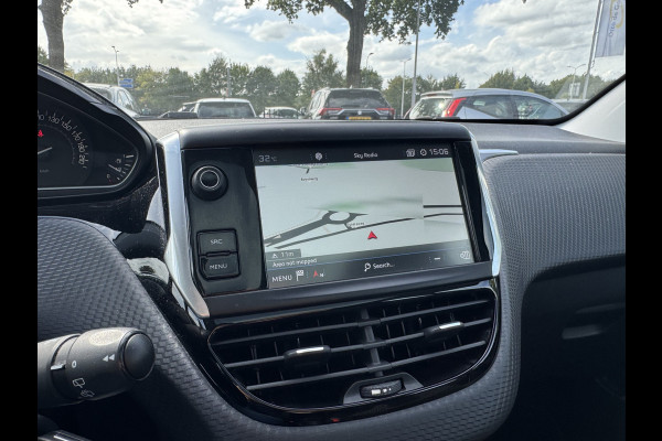 Peugeot 208 1.2 PureTech Allure / Panoramadak / Navigatie / Parkeerhulp achter / 16'' / Apple CarPlay / DAB / Cruise Control