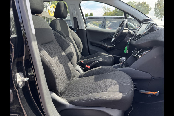 Peugeot 208 1.2 PureTech Allure / Panoramadak / Navigatie / Parkeerhulp achter / 16'' / Apple CarPlay / DAB / Cruise Control