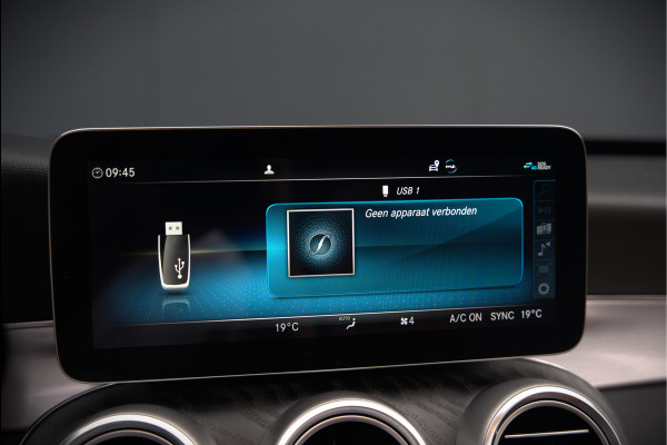 Mercedes-Benz C-Klasse Estate 300 e Business Solution AMG | Panoramadak | Stoelverwarming | Multibeam LED | Camera | Navigatie | Parkeersensoren | Leer | Apple Carplay | Ambiance Verlichting