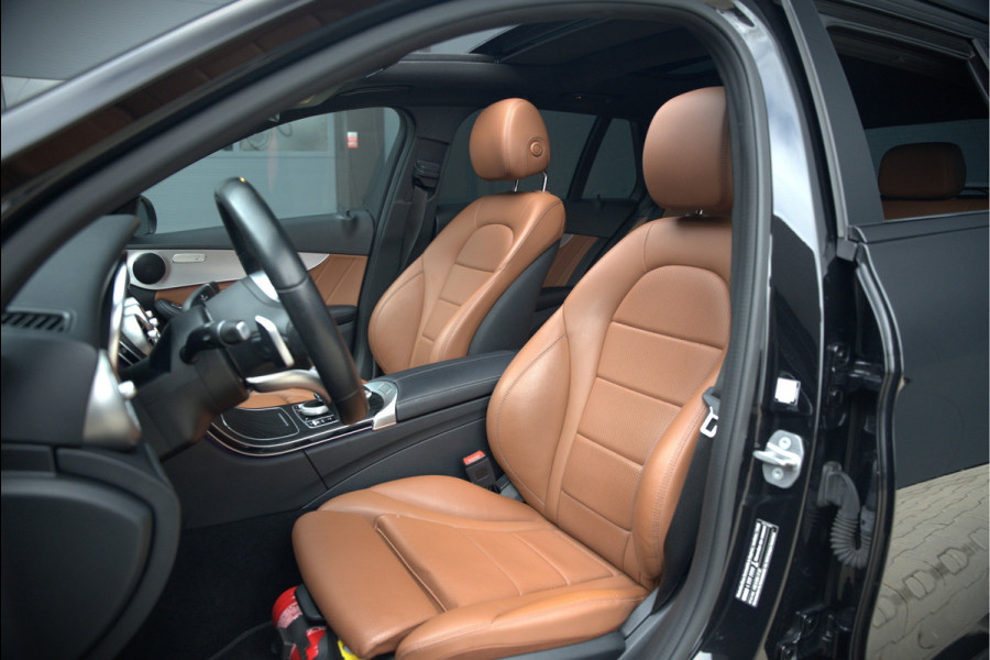 Mercedes-Benz C-Klasse Estate 300 e Business Solution AMG | Panoramadak | Stoelverwarming | Multibeam LED | Camera | Navigatie | Parkeersensoren | Leer | Apple Carplay | Ambiance Verlichting