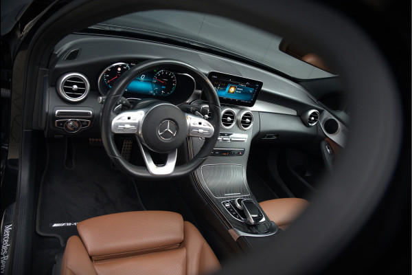 Mercedes-Benz C-Klasse Estate 300 e Business Solution AMG | Panoramadak | Stoelverwarming | Multibeam LED | Camera | Navigatie | Parkeersensoren | Leer | Apple Carplay | Ambiance Verlichting