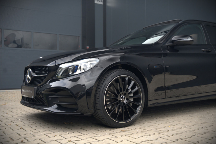 Mercedes-Benz C-Klasse Estate 300 e Business Solution AMG | Panoramadak | Stoelverwarming | Multibeam LED | Camera | Navigatie | Parkeersensoren | Leer | Apple Carplay | Ambiance Verlichting