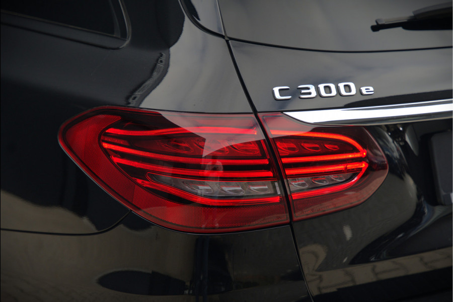 Mercedes-Benz C-Klasse Estate 300 e Business Solution AMG | Panoramadak | Stoelverwarming | Multibeam LED | Camera | Navigatie | Parkeersensoren | Leer | Apple Carplay | Ambiance Verlichting