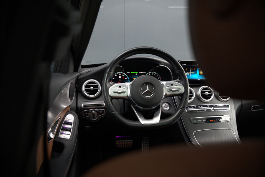 Mercedes-Benz C-Klasse Estate 300 e Business Solution AMG | Panoramadak | Stoelverwarming | Multibeam LED | Camera | Navigatie | Parkeersensoren | Leer | Apple Carplay | Ambiance Verlichting