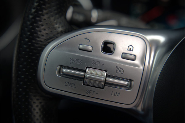 Mercedes-Benz C-Klasse Estate 300 e Business Solution AMG | Panoramadak | Stoelverwarming | Multibeam LED | Camera | Navigatie | Parkeersensoren | Leer | Apple Carplay | Ambiance Verlichting
