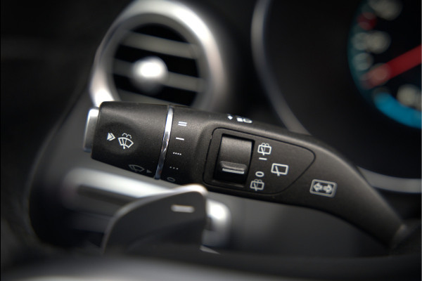 Mercedes-Benz C-Klasse Estate 300 e Business Solution AMG | Panoramadak | Stoelverwarming | Multibeam LED | Camera | Navigatie | Parkeersensoren | Leer | Apple Carplay | Ambiance Verlichting