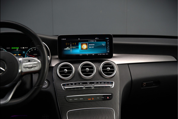 Mercedes-Benz C-Klasse Estate 300 e Business Solution AMG | Panoramadak | Stoelverwarming | Multibeam LED | Camera | Navigatie | Parkeersensoren | Leer | Apple Carplay | Ambiance Verlichting