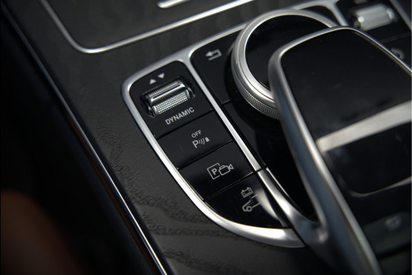 Mercedes-Benz C-Klasse Estate 300 e Business Solution AMG | Panoramadak | Stoelverwarming | Multibeam LED | Camera | Navigatie | Parkeersensoren | Leer | Apple Carplay | Ambiance Verlichting