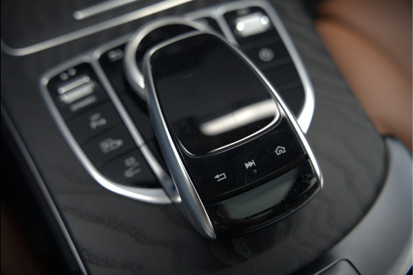 Mercedes-Benz C-Klasse Estate 300 e Business Solution AMG | Panoramadak | Stoelverwarming | Multibeam LED | Camera | Navigatie | Parkeersensoren | Leer | Apple Carplay | Ambiance Verlichting
