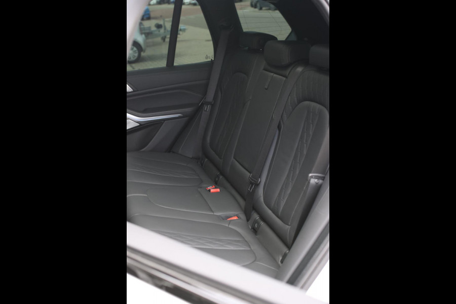 BMW X5 XDrive45e M-Sport *Skylounge*B&W*M-Stoelen*360 Camera*Laser Led*