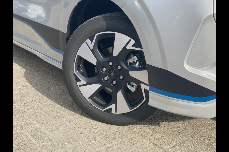 Ford Transit Custom 320 2.5 PHEV L2H1 Sport DC Zuid | 233pk | Dubbele Cabine | Dubbele zijschuifdeur | Inklapbare trekhaak | 19 inch lichtmetalen Sport velgen (mat zwart) | Verwarmbaar stuurwiel | Navigatie systeem