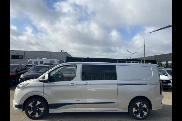 Ford Transit Custom 320 2.5 PHEV L2H1 Sport DC Zuid | 233pk | Dubbele Cabine | Dubbele zijschuifdeur | Inklapbare trekhaak | 19 inch lichtmetalen Sport velgen (mat zwart) | Verwarmbaar stuurwiel | Navigatie systeem