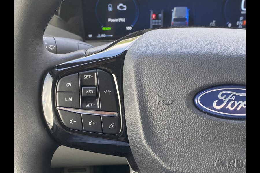 Ford Transit Custom 320 2.5 PHEV L2H1 Sport DC Zuid | 233pk | Dubbele Cabine | Dubbele zijschuifdeur | Inklapbare trekhaak | 19 inch lichtmetalen Sport velgen (mat zwart) | Verwarmbaar stuurwiel | Navigatie systeem