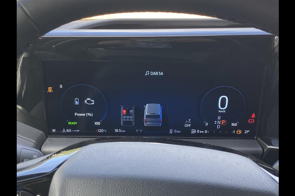 Ford Transit Custom 320 2.5 PHEV L2H1 Sport DC Zuid | 233pk | Dubbele Cabine | Dubbele zijschuifdeur | Inklapbare trekhaak | 19 inch lichtmetalen Sport velgen (mat zwart) | Verwarmbaar stuurwiel | Navigatie systeem
