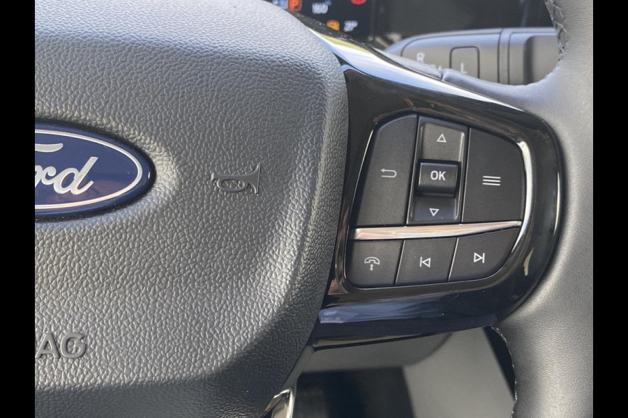 Ford Transit Custom 320 2.5 PHEV L2H1 Sport DC Zuid | 233pk | Dubbele Cabine | Dubbele zijschuifdeur | Inklapbare trekhaak | 19 inch lichtmetalen Sport velgen (mat zwart) | Verwarmbaar stuurwiel | Navigatie systeem