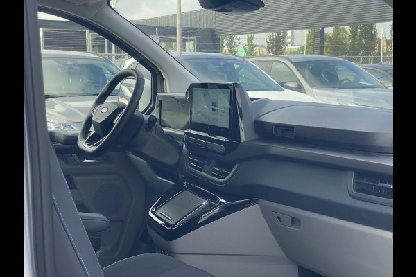 Ford Transit Custom 320 2.5 PHEV L2H1 Sport DC Zuid | 233pk | Dubbele Cabine | Dubbele zijschuifdeur | Inklapbare trekhaak | 19 inch lichtmetalen Sport velgen (mat zwart) | Verwarmbaar stuurwiel | Navigatie systeem