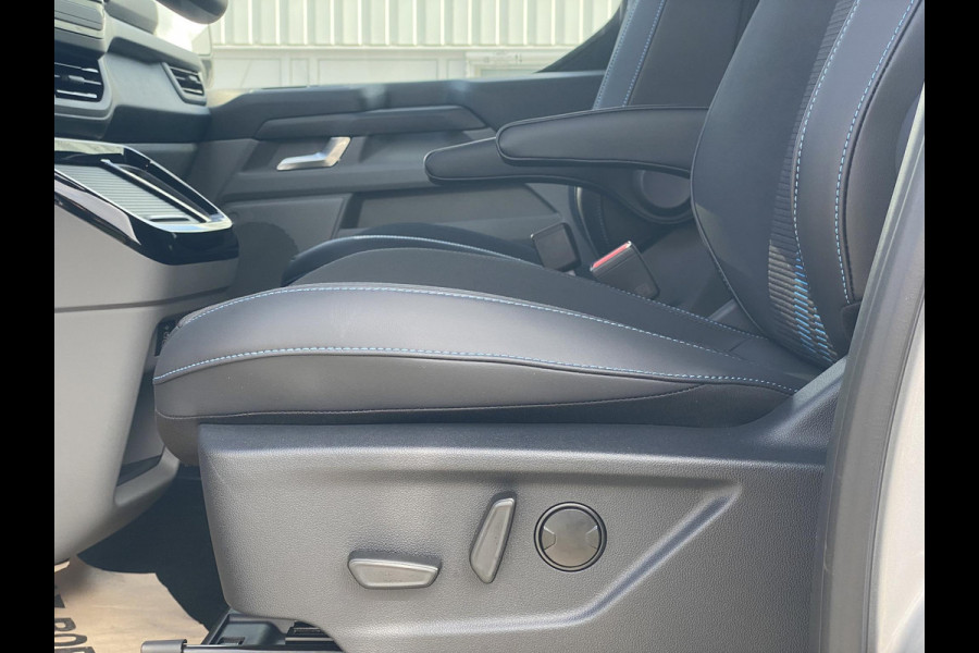 Ford Transit Custom 320 2.5 PHEV L2H1 Sport DC Zuid | 233pk | Dubbele Cabine | Dubbele zijschuifdeur | Inklapbare trekhaak | 19 inch lichtmetalen Sport velgen (mat zwart) | Verwarmbaar stuurwiel | Navigatie systeem