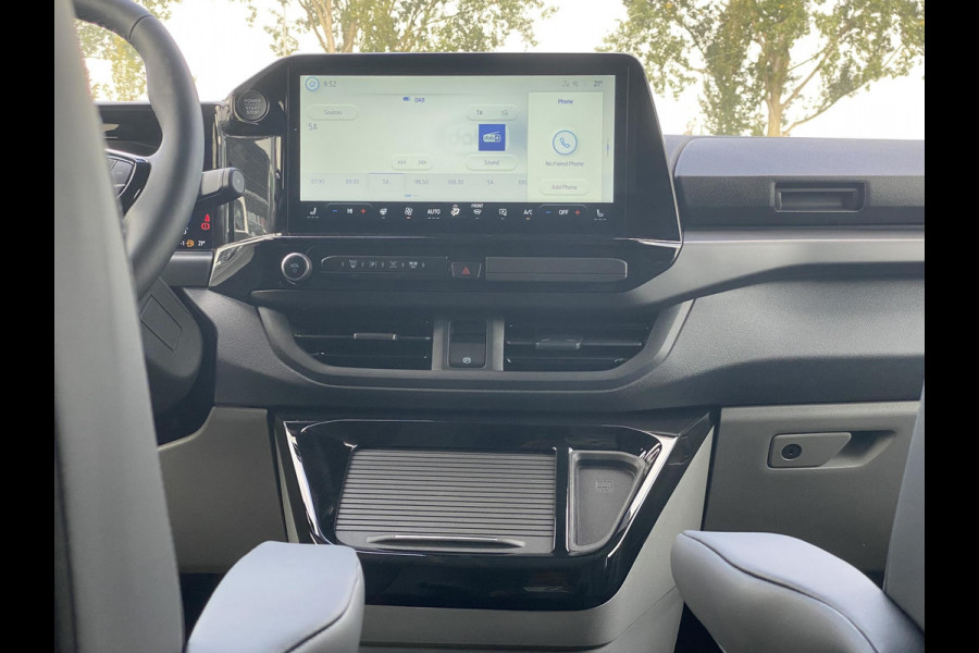 Ford Transit Custom 320 2.5 PHEV L2H1 Sport DC Zuid | 233pk | Dubbele Cabine | Dubbele zijschuifdeur | Inklapbare trekhaak | 19 inch lichtmetalen Sport velgen (mat zwart) | Verwarmbaar stuurwiel | Navigatie systeem