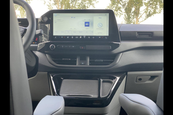 Ford Transit Custom 320 2.5 PHEV L2H1 Sport DC Zuid | 233pk | Dubbele Cabine | Dubbele zijschuifdeur | Inklapbare trekhaak | 19 inch lichtmetalen Sport velgen (mat zwart) | Verwarmbaar stuurwiel | Navigatie systeem