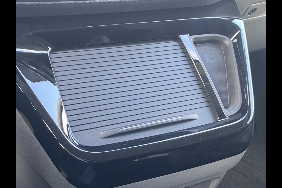 Ford Transit Custom 320 2.5 PHEV L2H1 Sport DC Zuid | 233pk | Dubbele Cabine | Dubbele zijschuifdeur | Inklapbare trekhaak | 19 inch lichtmetalen Sport velgen (mat zwart) | Verwarmbaar stuurwiel | Navigatie systeem
