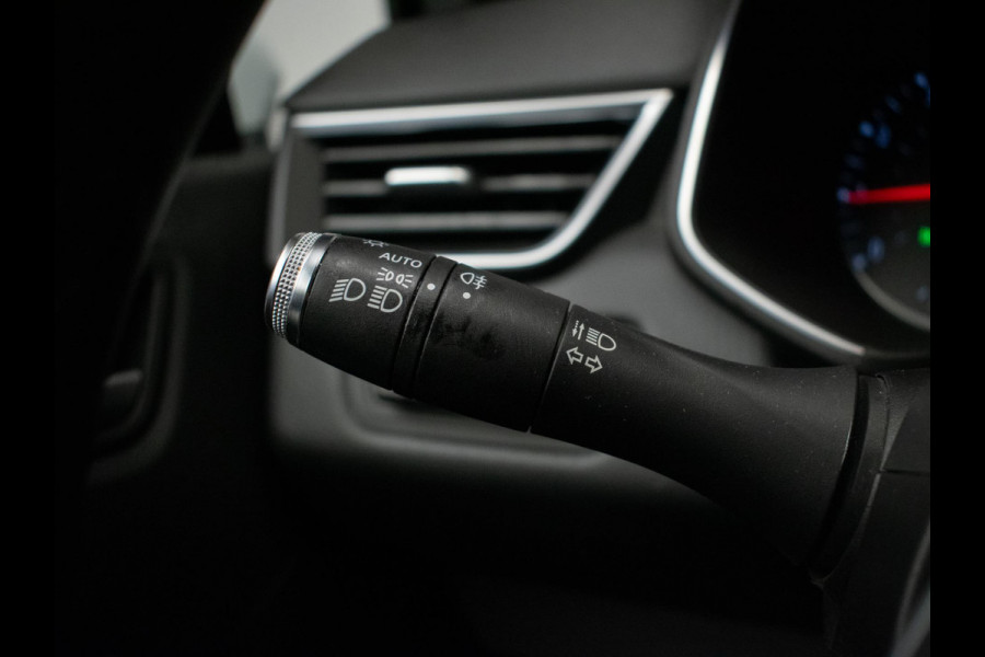 Renault Clio 1.0 TCe Zen Sport (APPLE CARPLAY,NAVI,LED,CRUISE,PDC,DAB,BLUETOOTH,LANE ASSIST,LM VELGEN,NIEUWE APK,NETTE STAAT)