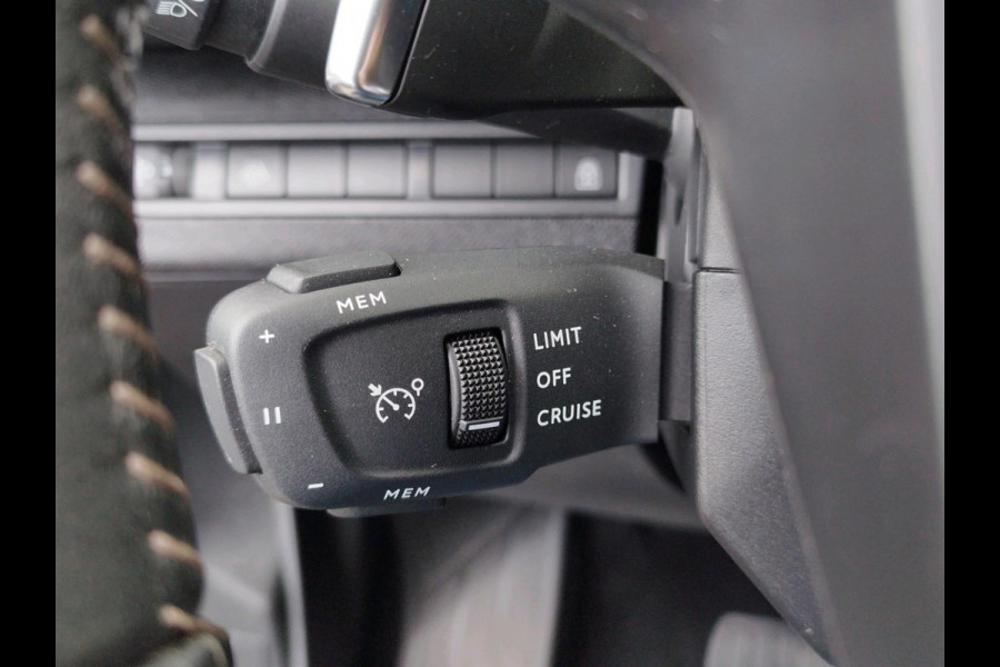 Peugeot 5008 1.2 PureTech Active Pack Business Automaat | 7-zitter | Achteruitrijcamera | 4 nieuwe banden