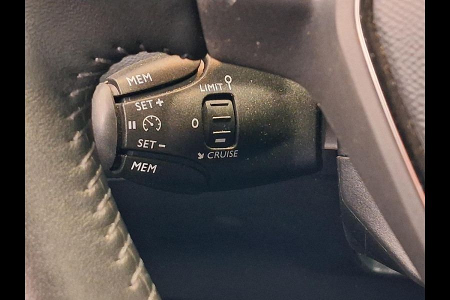Peugeot 2008 1.2 PureTech 130 Allure Automaat | Navigatie | 360° Camera | Dodehoekbewaking | Apple Carplay/Android Auto |