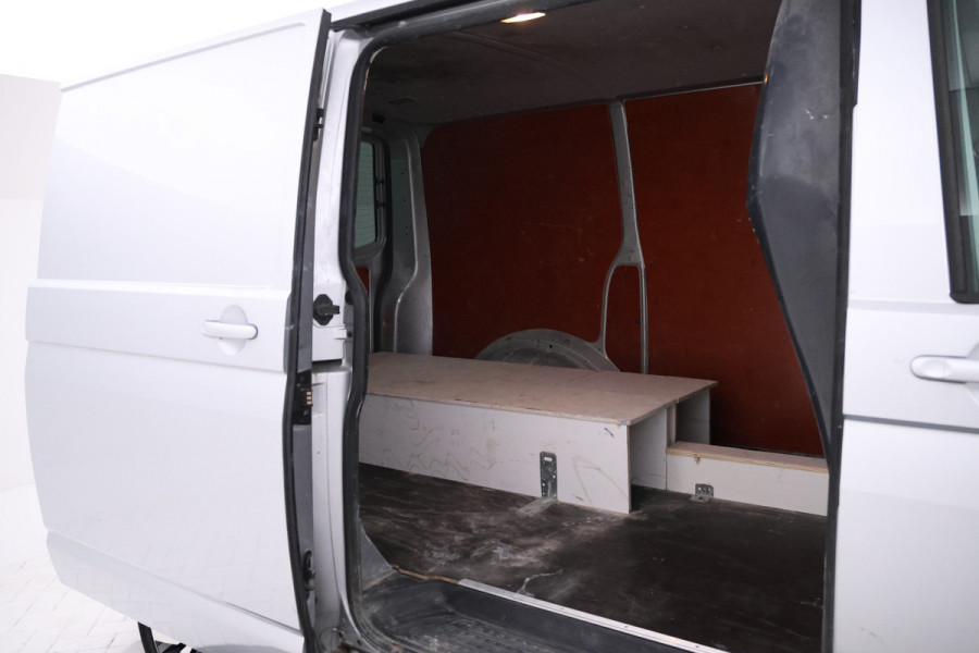 Volkswagen Transporter 2.0 TDI L2 H1 Highline Automaat, Leer, Navigatie, Climate,