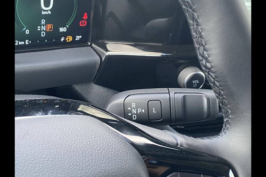 Ford Transit Custom 320 2.5 PHEV L2H1 Sport Zuid | 233pk | Inklapbare trekhaak | 19 inch lichtmetalen Sport velgen (mat zwart) | Verwarmbaar stuurwiel  | Navigatie systeem | B&O speakers