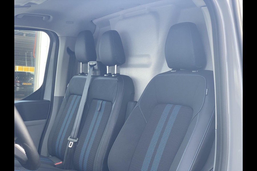 Ford Transit Custom 320 2.5 PHEV L2H1 Sport Zuid | 233pk | Inklapbare trekhaak | 19 inch lichtmetalen Sport velgen (mat zwart) | Verwarmbaar stuurwiel  | Navigatie systeem | B&O speakers