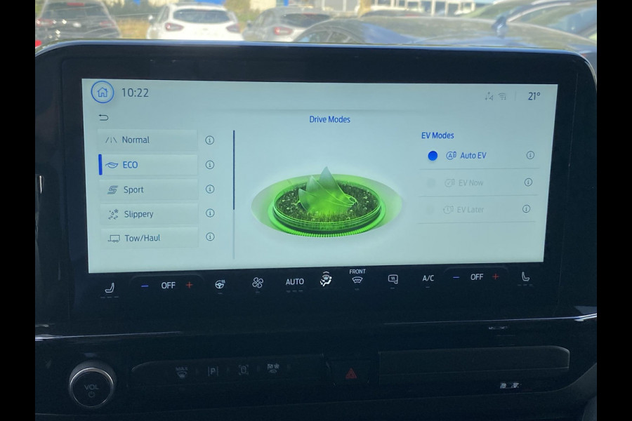 Ford Transit Custom 320 2.5 PHEV L2H1 Sport Zuid | 233pk | Inklapbare trekhaak | 19 inch lichtmetalen Sport velgen (mat zwart) | Verwarmbaar stuurwiel  | Navigatie systeem | B&O speakers