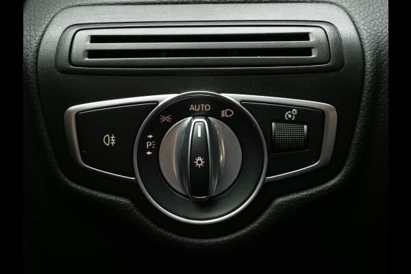 Mercedes-Benz GLC 300e 4MATIC AMG | Panoramadak | Trekhaak | Camera | Cruise | DAB | Stoelverwarming