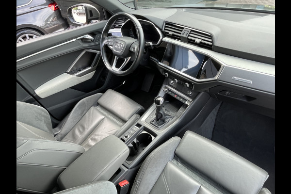 Audi Q3 45 TFSI e S edition 245PK PHEV | Matrix | Trekhaak | Zwart optiek | Leder | Stoelverwarming |  Elekt. stoelen | Virtual |