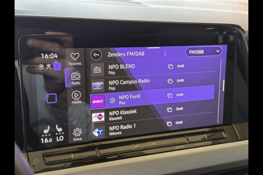 Volkswagen Golf 1.0 eTSI Life Business | Camera | Stoel/Stuurverw. | Apple Carplay | LED | Navi