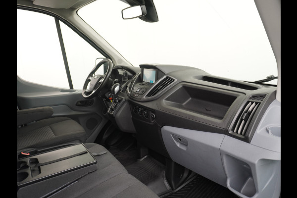 Ford Transit 350 2.0TDCI 170PK Automaat L3H2 3-Persoons Apple Carplay Android Auto Airco Navi Camera Pdc Cruise Control Aut.Verlichting Voorr Schuifdeur Wand-Vloerbekleding Trekhaak Voorbereiding 1e Eigenaar Euro 6 1.900KG Trekgewicht