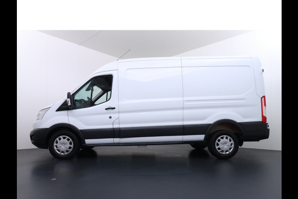 Ford Transit 350 2.0TDCI 170PK Automaat L3H2 3-Persoons Apple Carplay Android Auto Airco Navi Camera Pdc Cruise Control Aut.Verlichting Voorr Schuifdeur Wand-Vloerbekleding Trekhaak Voorbereiding 1e Eigenaar Euro 6 1.900KG Trekgewicht