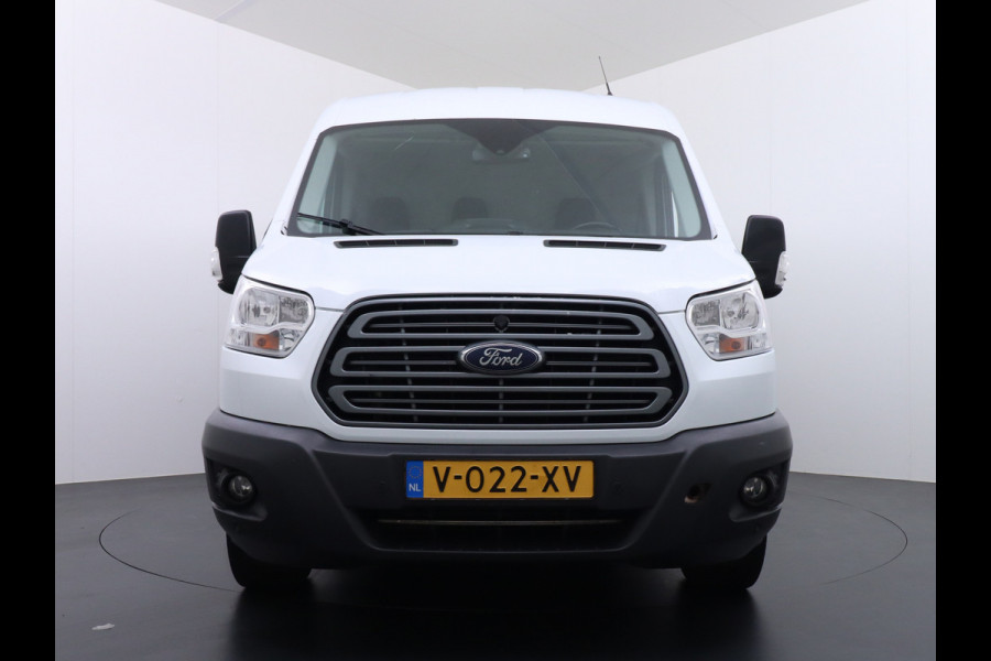 Ford Transit 350 2.0TDCI 170PK Automaat L3H2 3-Persoons Apple Carplay Android Auto Airco Navi Camera Pdc Cruise Control Aut.Verlichting Voorr Schuifdeur Wand-Vloerbekleding Trekhaak Voorbereiding 1e Eigenaar Euro 6 1.900KG Trekgewicht