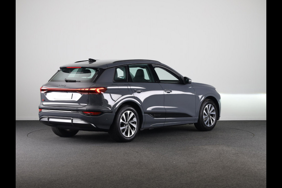 Audi Q6 e-tron Advanced edition e-tron perf 225kW/306pk 100Kwh Ha Tech Plus pakket, sportstoelen met leder, omgevingscamera's, adaptive cruisecontrol, verwarmbare voor en achterstoelen