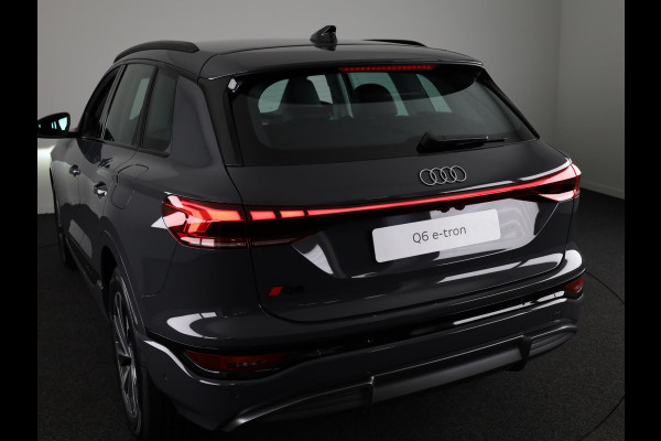 Audi Q6 e-tron Advanced edition e-tron perf 225kW/306pk 100Kwh Ha Tech Plus pakket, sportstoelen met leder, omgevingscamera's, adaptive cruisecontrol, verwarmbare voor en achterstoelen